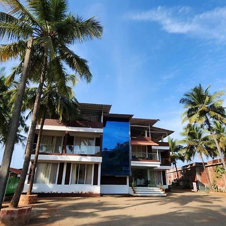 Coastal Bay Beach Resort Harnai Екстериор снимка