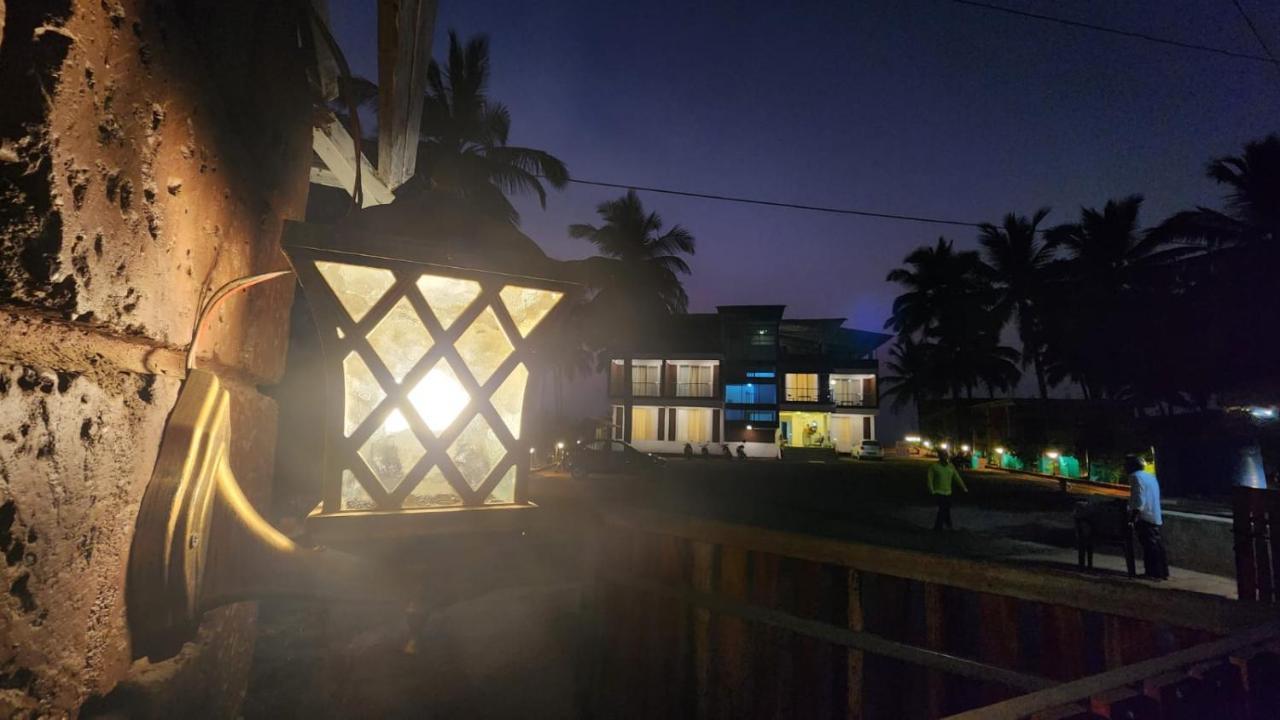 Coastal Bay Beach Resort Harnai Екстериор снимка