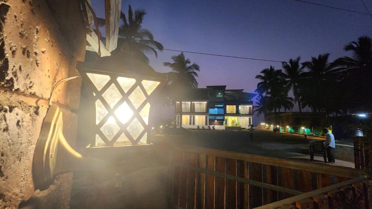 Coastal Bay Beach Resort Harnai Екстериор снимка