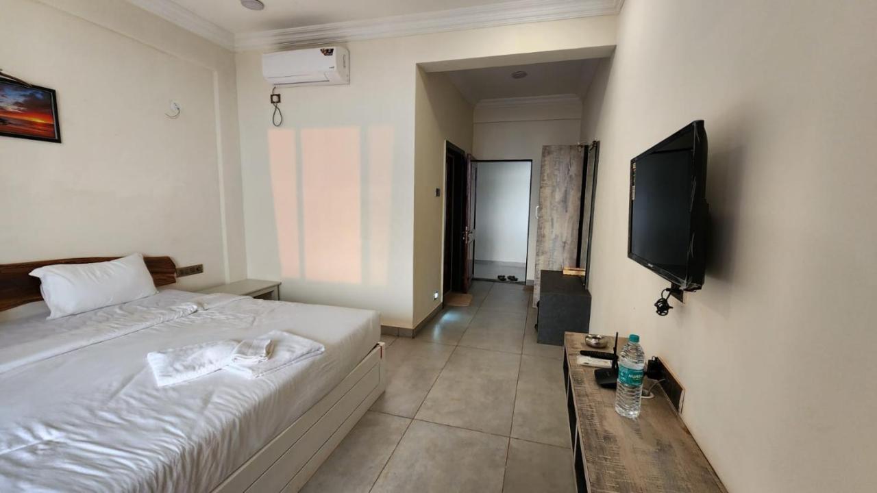 Coastal Bay Beach Resort Harnai Екстериор снимка