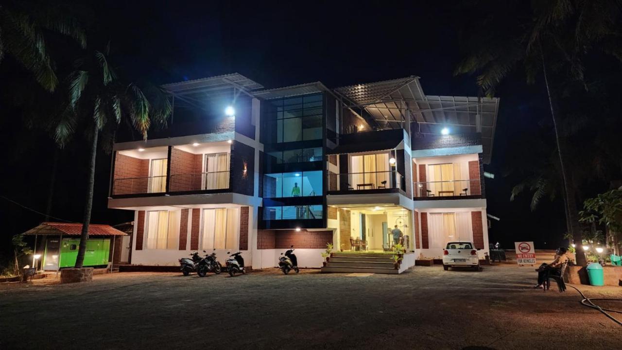 Coastal Bay Beach Resort Harnai Екстериор снимка