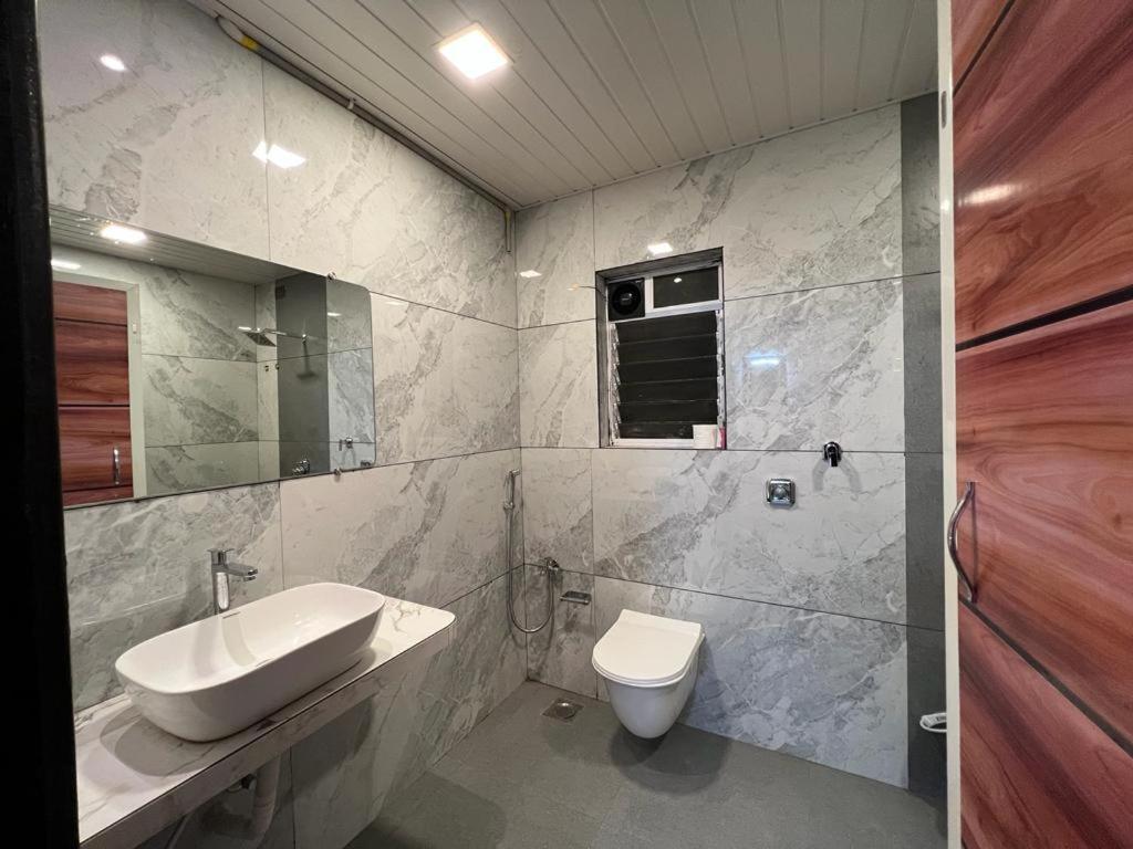 Coastal Bay Beach Resort Harnai Екстериор снимка